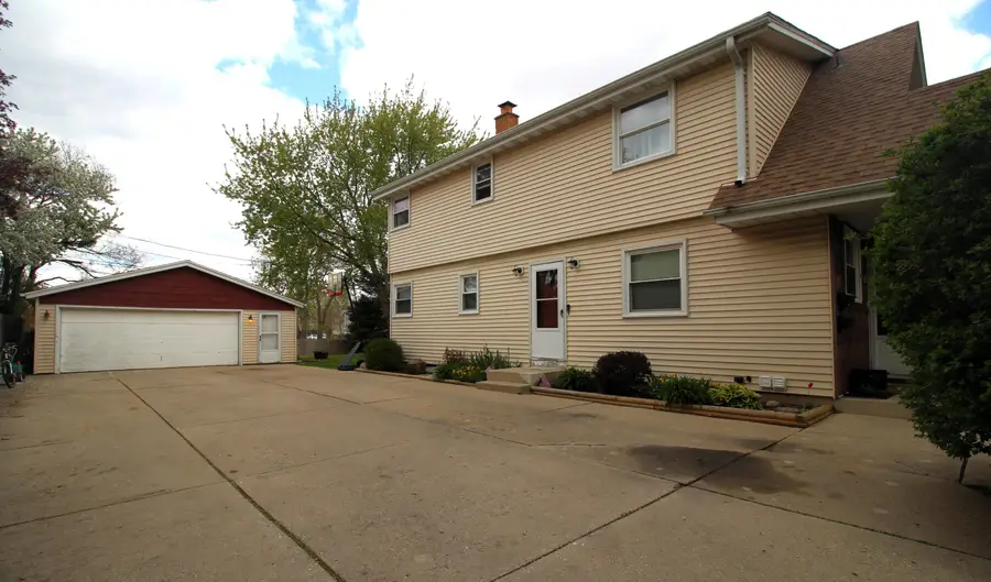 5829 S New York Ave, Cudahy, WI 53110 - #2