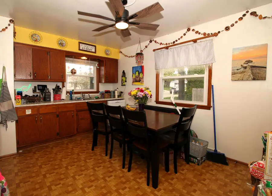 5829 S New York Ave, Cudahy, WI 53110 - #3