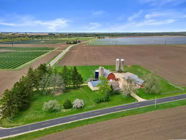 W9650 Creek Rd, Darien, WI 53114