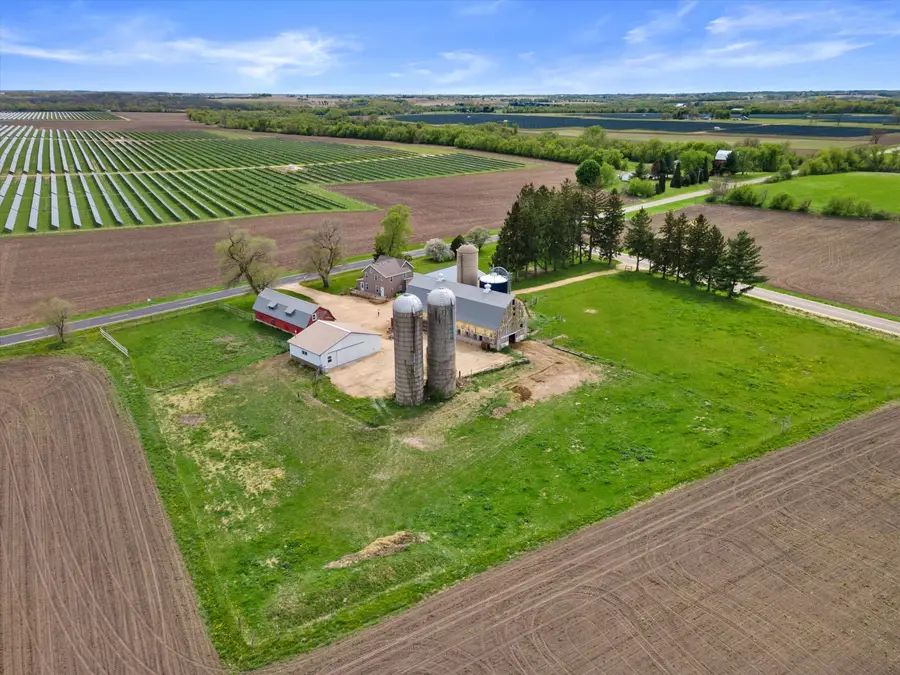 W9650 Creek Rd, Darien, WI 53114 - #3