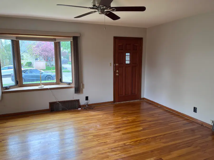 3660 S 20th Pl, Milwaukee, WI 53221 - #3