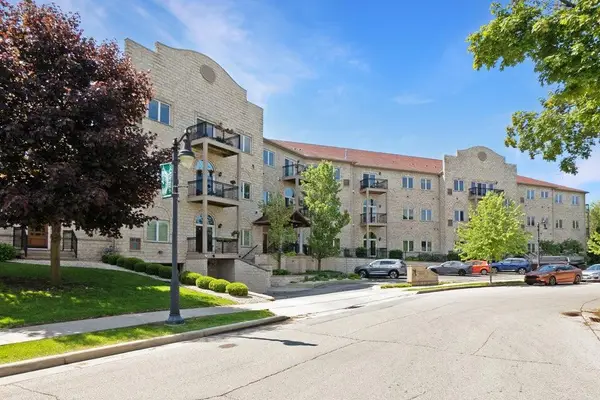 N51W34861 Wisconsin Ave, Oconomowoc, WI 53069
