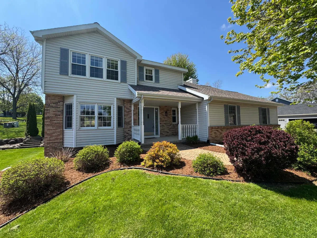 829 Foxfield Rd, Oregon, WI 53575 - #1