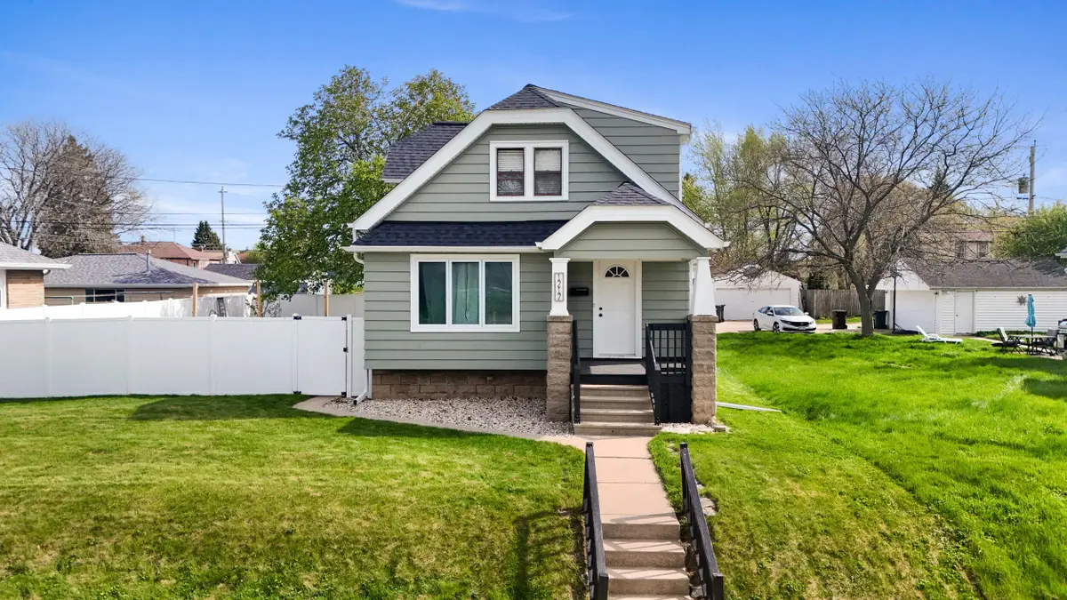 1217 Marion Ave, South Milwaukee, WI 53172 - #1