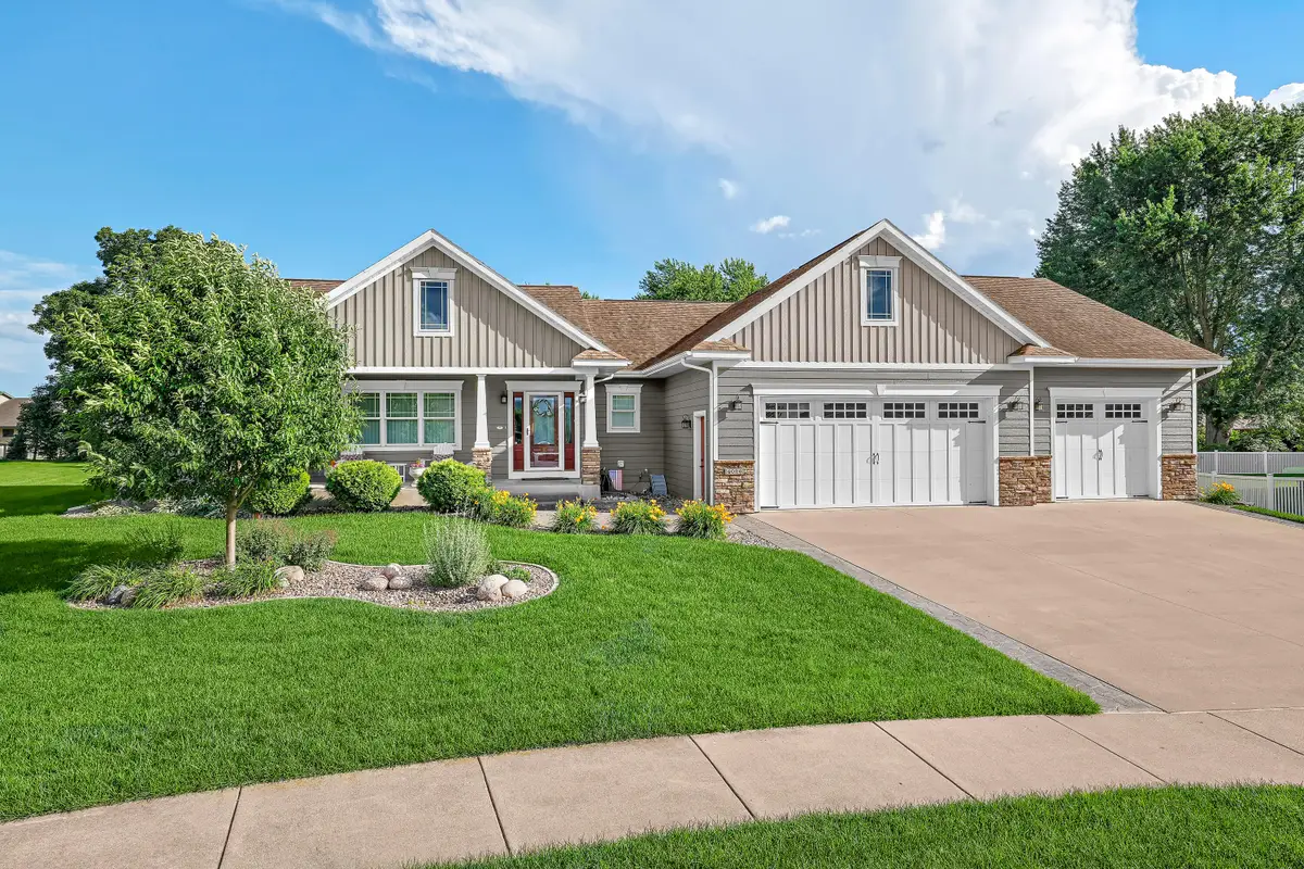 4026 Pineview St, Onalaska, WI 54650 - #1