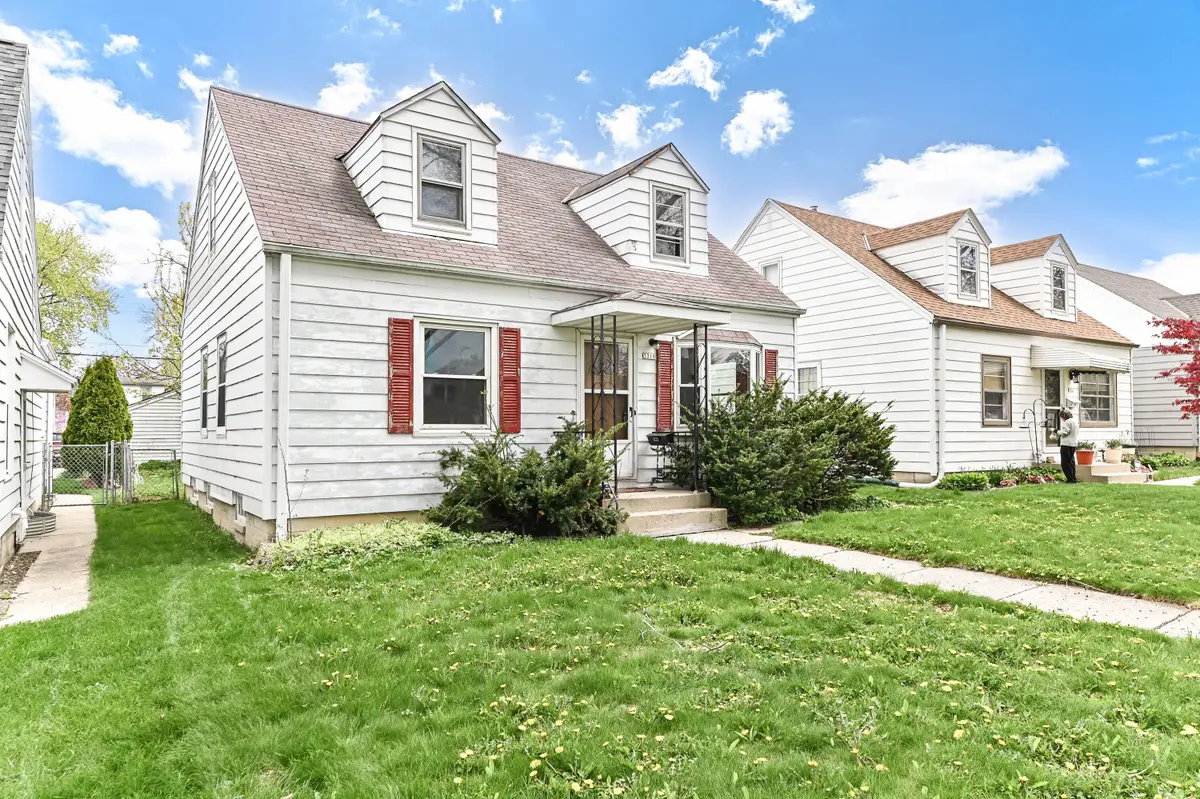 3318 N 91st St, Milwaukee, WI 53222 - #1