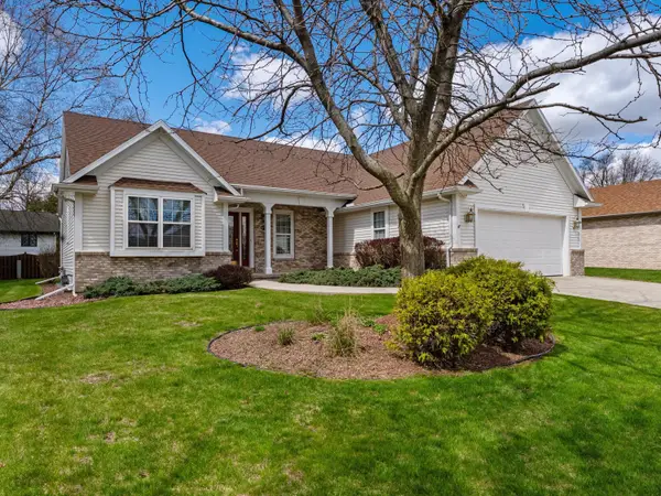 4721 W Whitetail Ct, Manitowoc, WI 54220