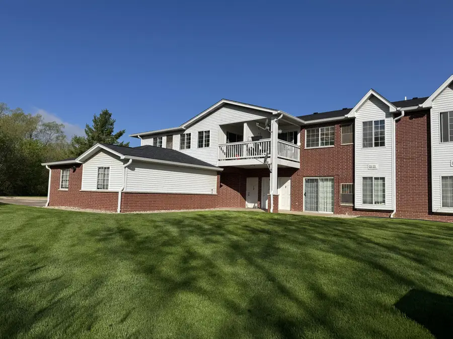 8055 Lexington Pl, Pleasant Prairie, WI 53158 - #2