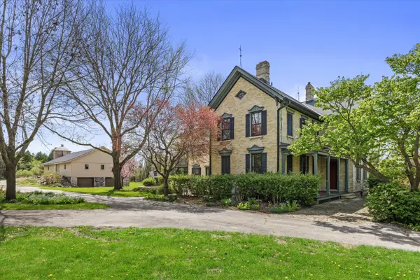 N72W13449 Good Hope Rd, Menomonee Falls, WI 53051