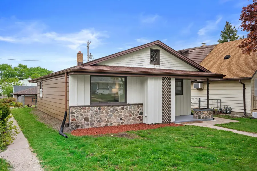 5714 N 98th St, Milwaukee, WI 53225 - #3
