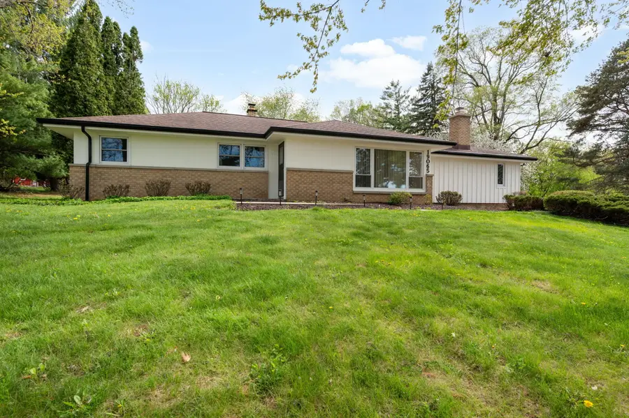 19065 North Hills Dr, Brookfield, WI 53045 - #2
