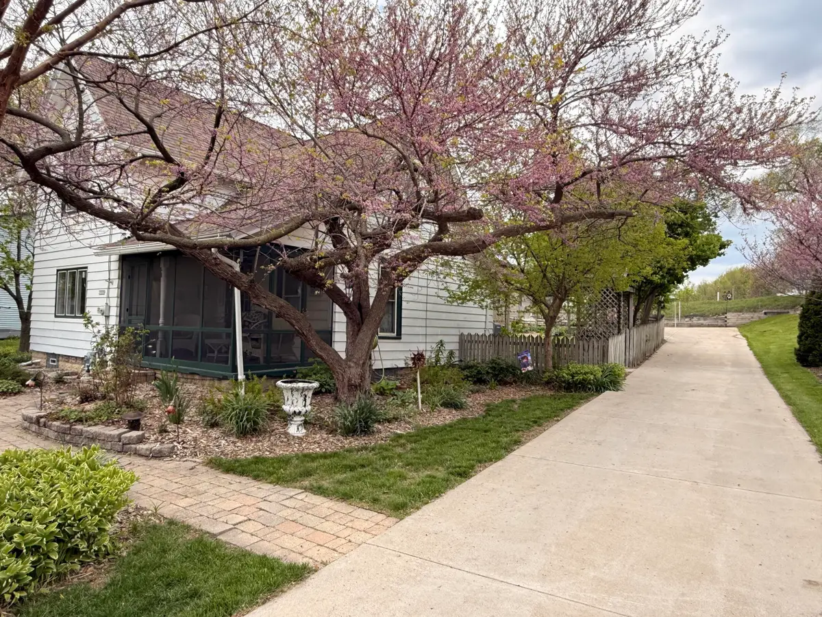 33220 S Honey Lake Rd, Burlington, WI 53105 - #1