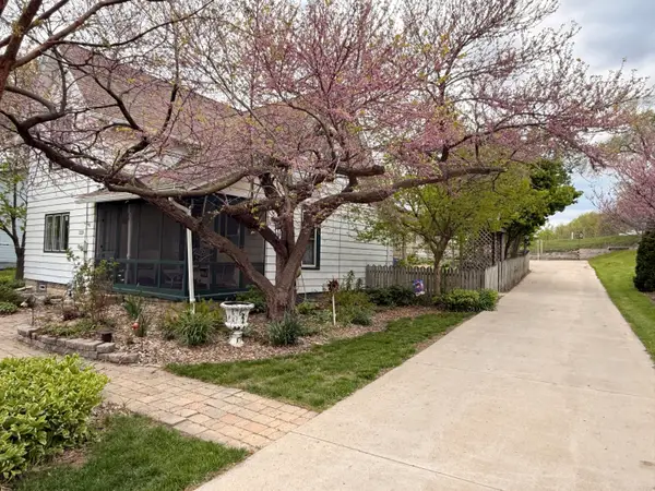33220 S Honey Lake Rd, Burlington, WI 53105