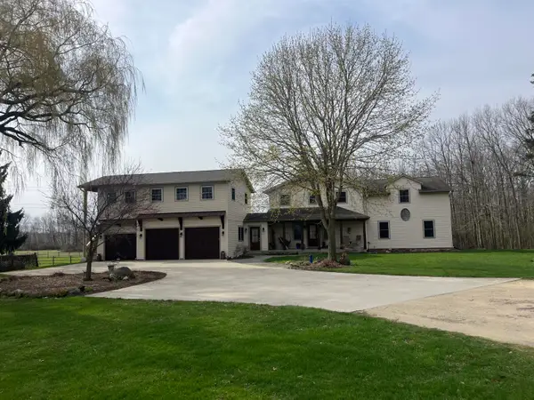8817 Cedar Sauk Rd, Cedarburg, WI 53080