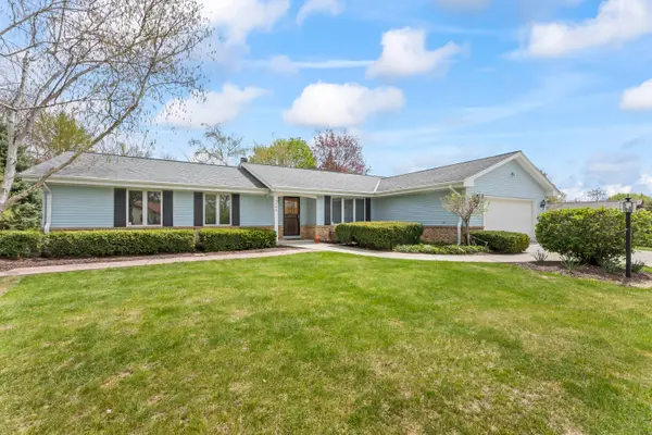 9906 N Concord Dr, Mequon, WI 53097