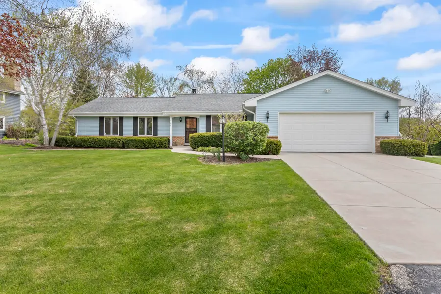 9906 N Concord Dr, Mequon, WI 53097 - #2