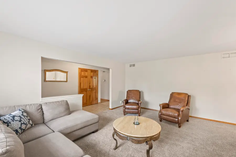 9906 N Concord Dr, Mequon, WI 53097 - #3
