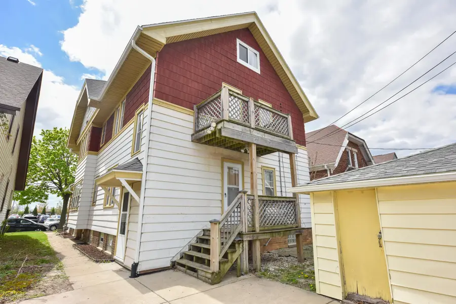 422 W Harrison Ave, Milwaukee, WI 53207 - #3