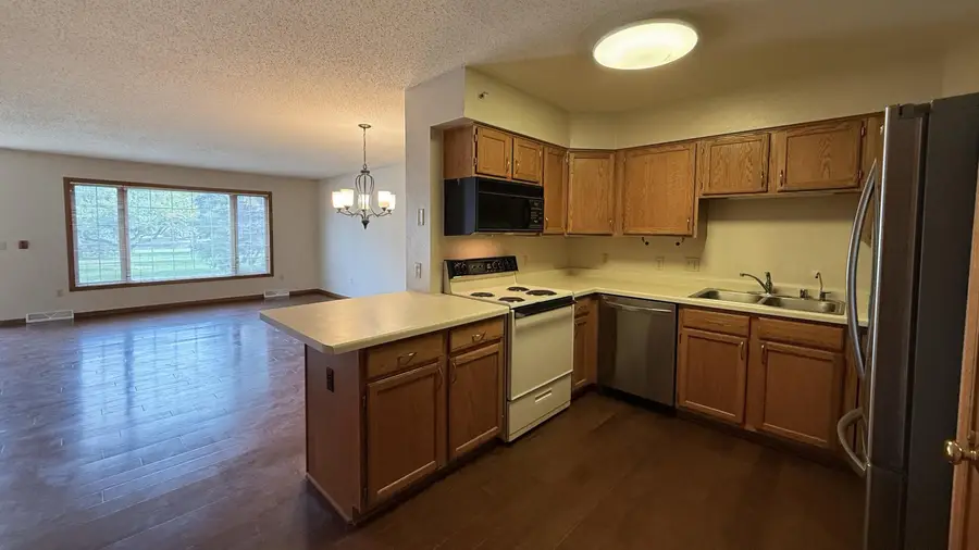 10320 W Whitnall Edge Cir, Franklin, WI 53132 - #3