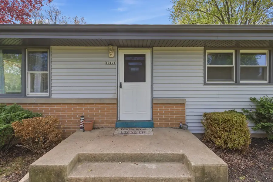 10101 W Beechwood Ave, Milwaukee, WI 53224 - #3
