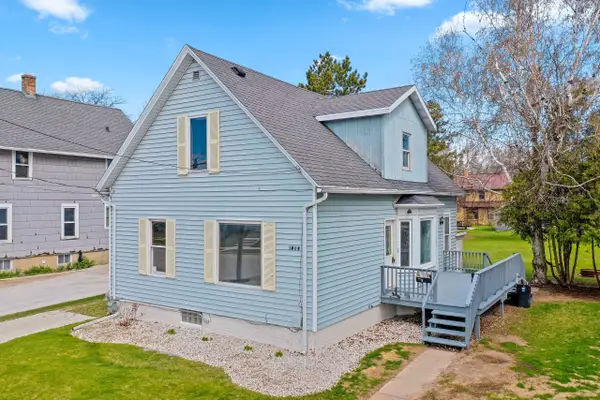 1808 27th St, Two Rivers, WI 54241