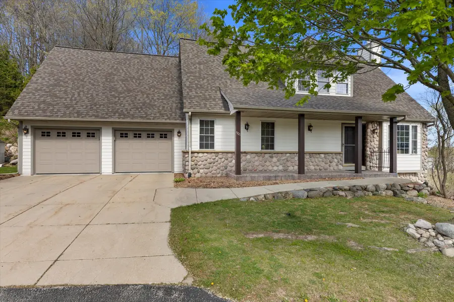 501 Drumlin Cv, Slinger, WI 53086 - #2