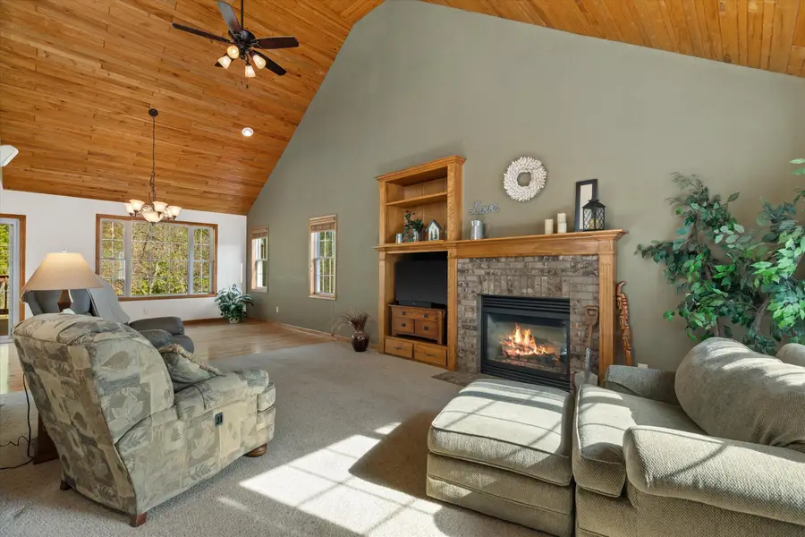 501 Drumlin Cv, Slinger, WI 53086 - #3