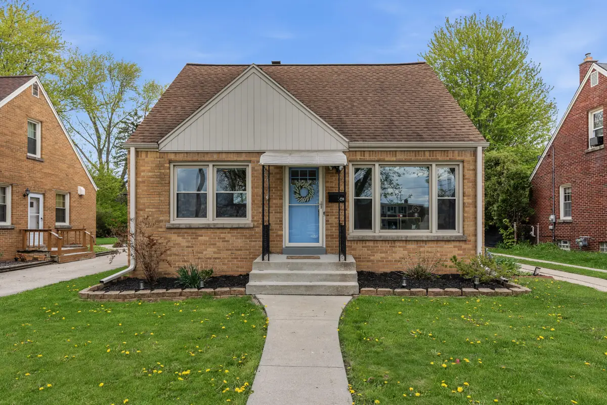 3810 N 88th St, Milwaukee, WI 53222 - #1