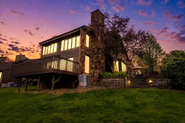 295 N Elm Grove Rd, Brookfield, WI 53005