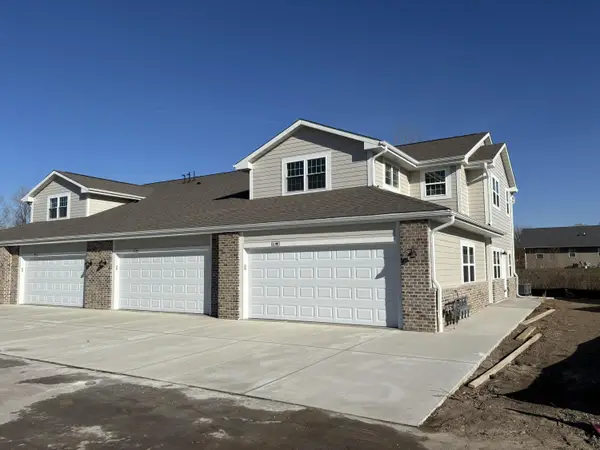 465 Hillary Cir, Johnson Creek, WI 53038