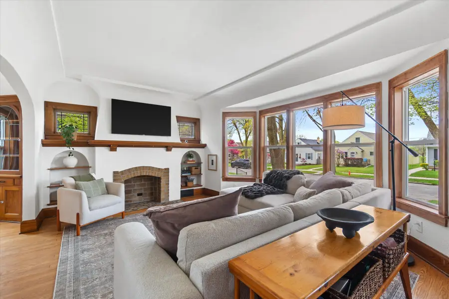 3260 S Dayfield Ave, Milwaukee, WI 53207 - #2