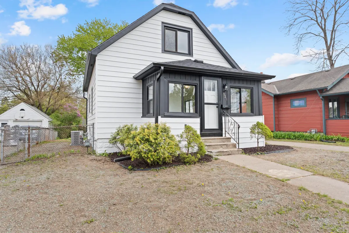 921 Perkins Ave, Waukesha, WI 53186 - #1