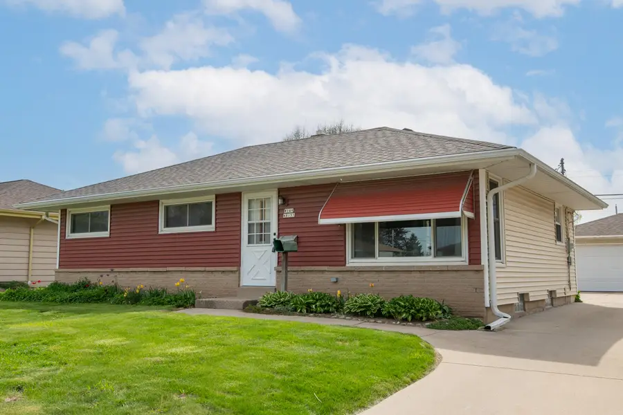 W149N8153 Winchester St, Menomonee Falls, WI 53051 - #3