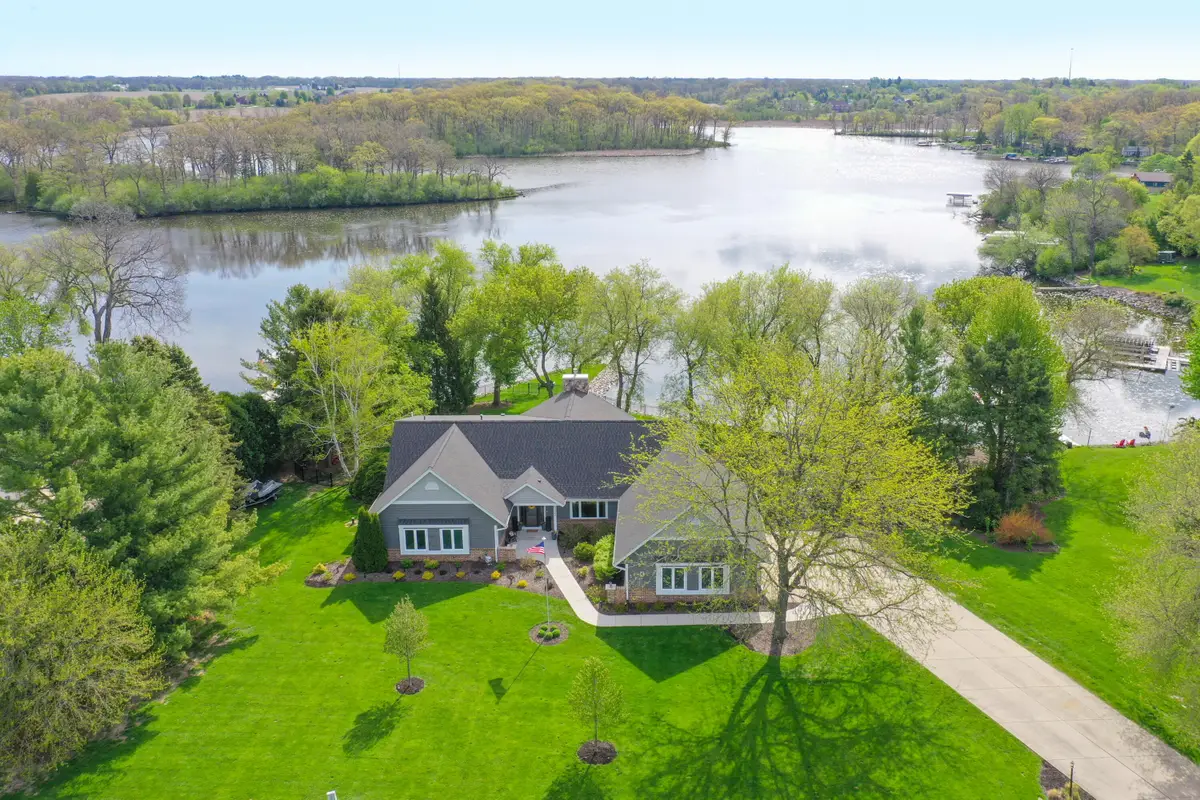 5025 Riverside Rd, Waterford, WI 53185 - #1