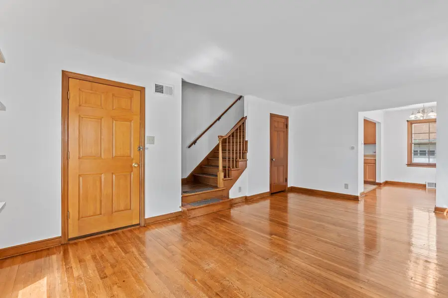 4108 N Bartlett Ave, Shorewood, WI 53211 - #3