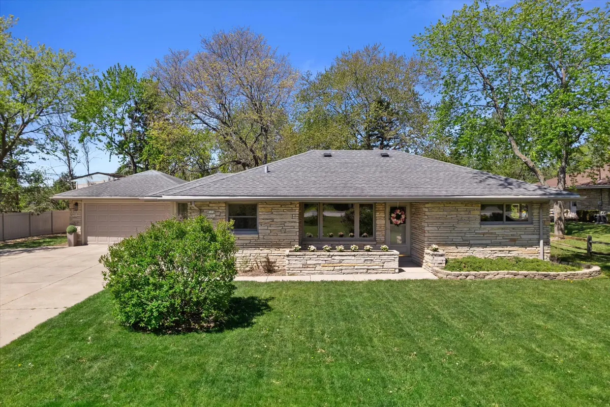 W172N9751 Division Rd, Germantown, WI 53022 - #1
