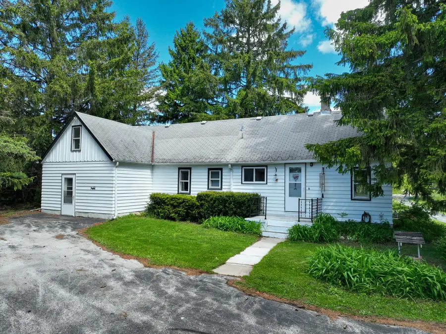 2901 W Forest Hill Ave, Franklin, WI 53132 - #2
