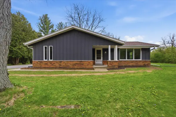 1387 Ponderosa Dr, Jackson, WI 53012