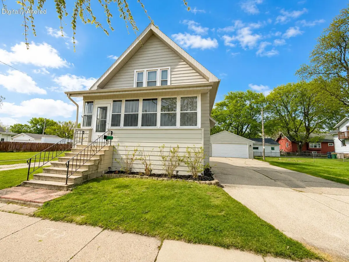 377 Marquette St, Fond Du Lac, WI 54935 - #1