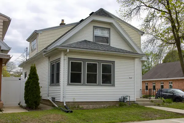 2196 S 79th St, West Allis, WI 53219