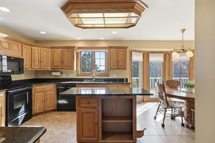 211 Erin Ct, West Bend, WI 53095 - #2