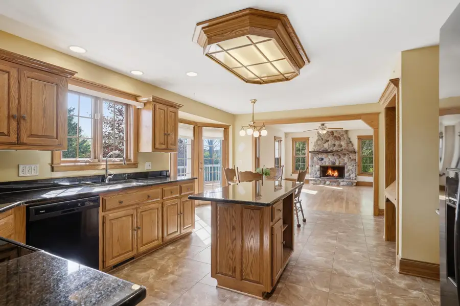211 Erin Ct, West Bend, WI 53095 - #3
