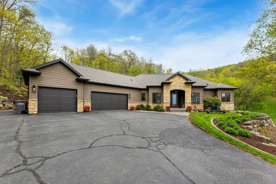 W6104 Valley Pl, Holmen, WI 54636 - #3