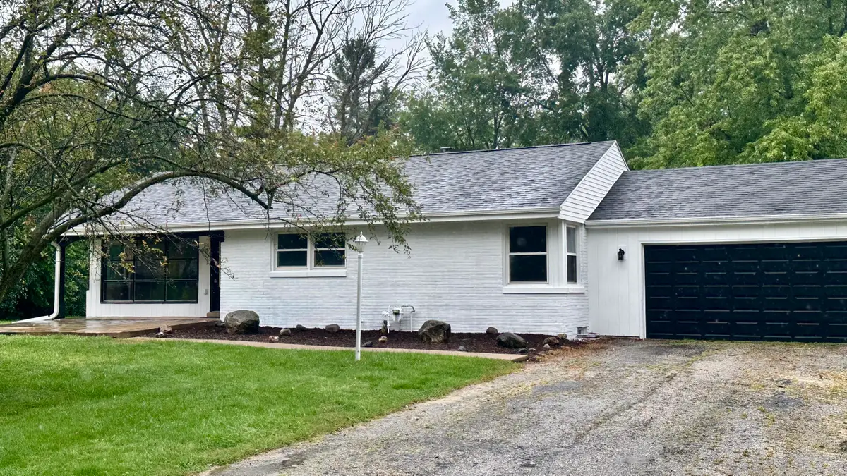 5225 Tuckaway Dr, Greenfield, WI 53221 - #1