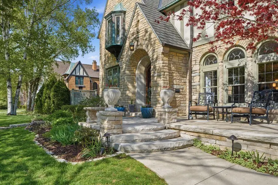 4604 N Murray Ave, Whitefish Bay, WI 53211 - #3