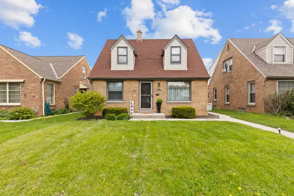 3334 W Lakefield Dr W, Milwaukee, WI 53215