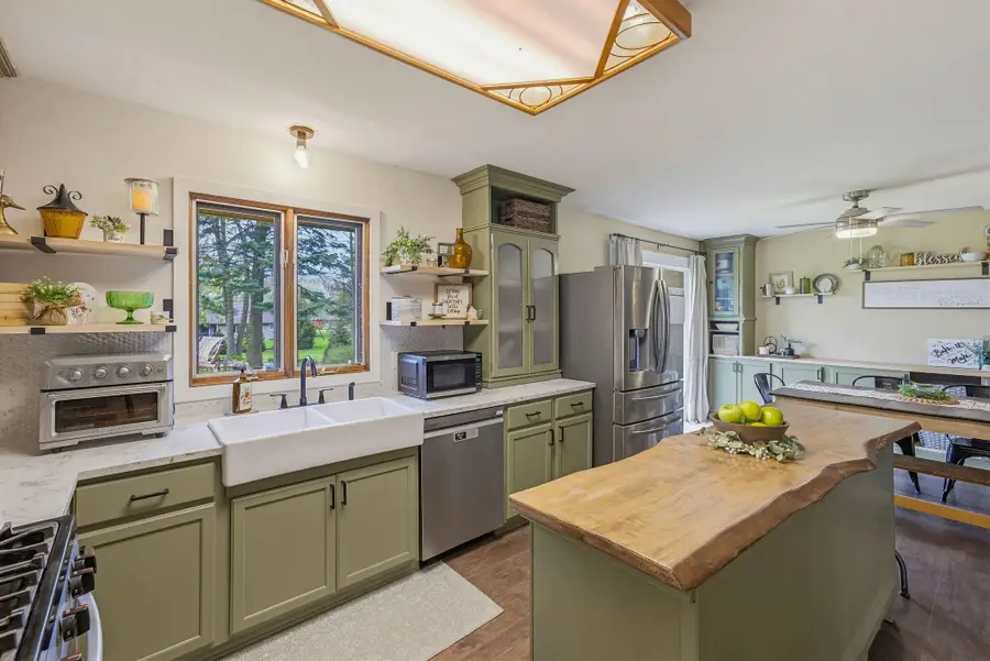 4896 Sunset View Dr, West Bend, WI 53095 - #3