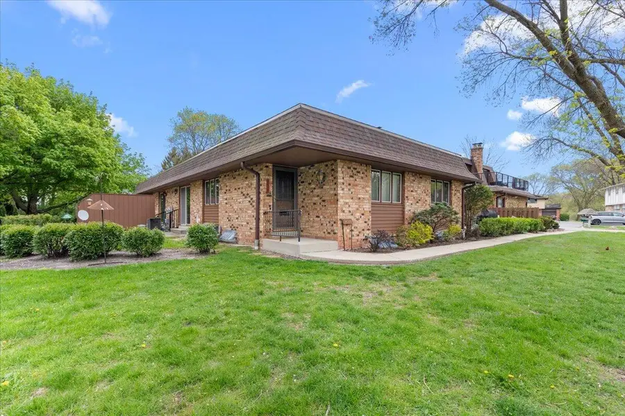 17694 Nassau Dr, Brookfield, WI 53045 - #2