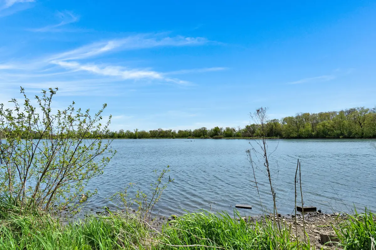 W179 W Lakeshore Dr, Spring Prairie, WI 53105 - #1