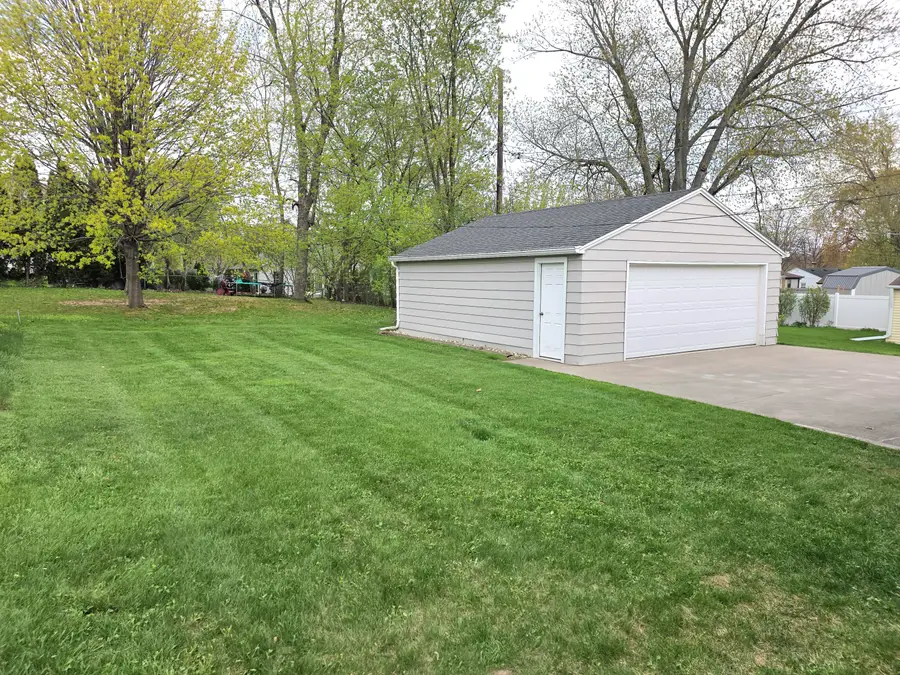 1288 Marian Ln, Green Bay, WI 54304 - #3